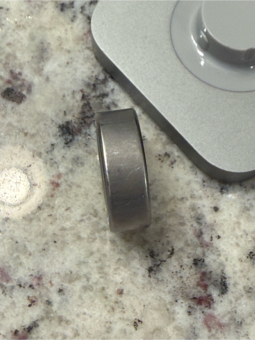 Oura ring — brushed silver size 7 — Gen 4